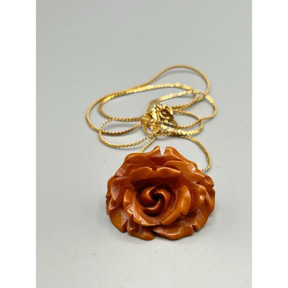 Carved Bakelite Rose Pendant Necklace Gold Tone Chain Vintage Jewelry Statement - Picture 4 of 7
